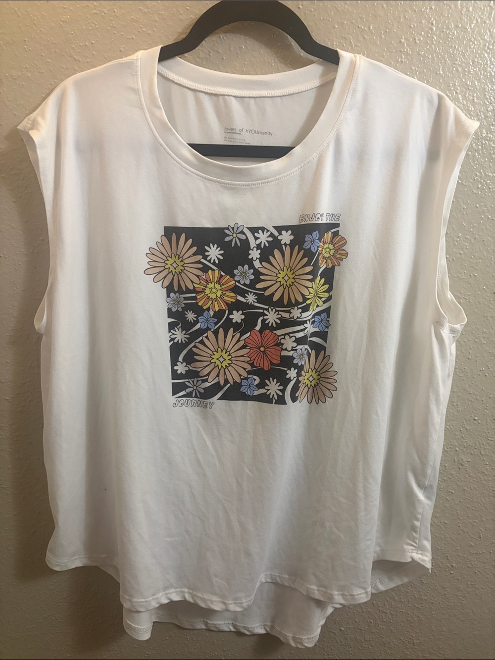 Women’s White Floral Graphic Tank Top